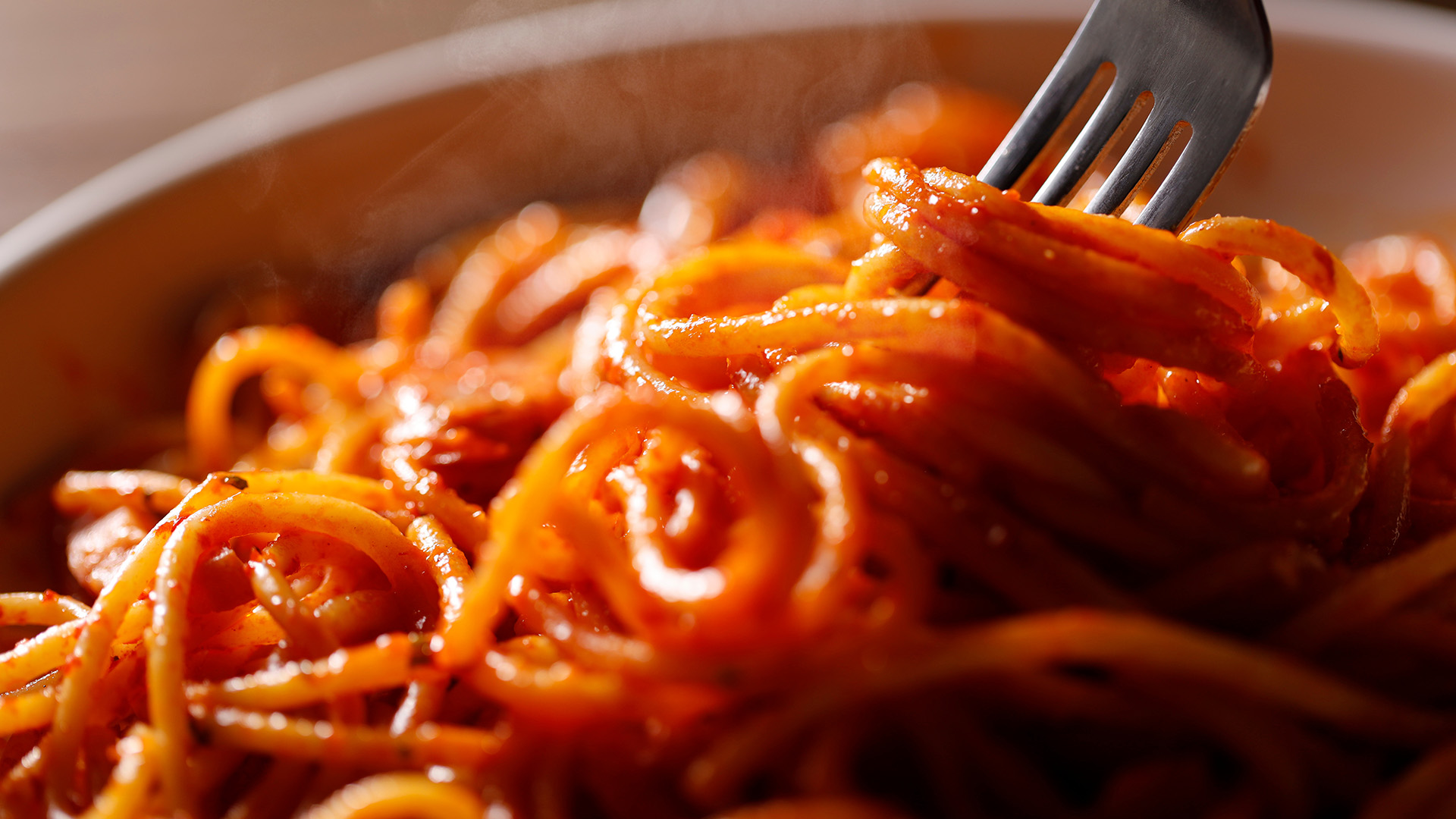 spaghetti al sugo con passata di pomodoro calabrese